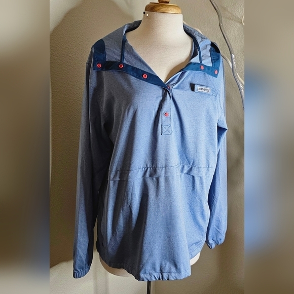 Columbia Tops - Baby Blue with coral snaps  light weight hooded top.